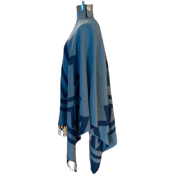 Reversible pattern shawl - Picture 5 of 8